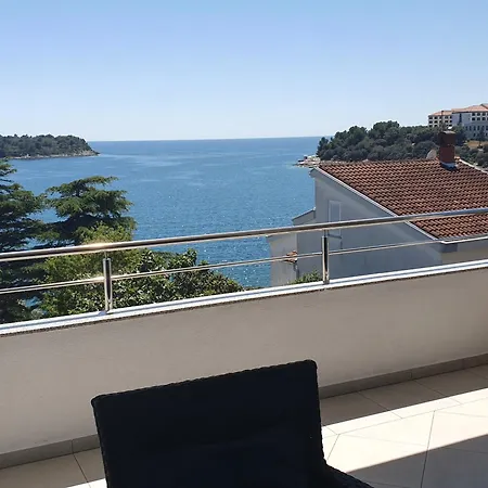 Apartment Mare Pjescana Uvala